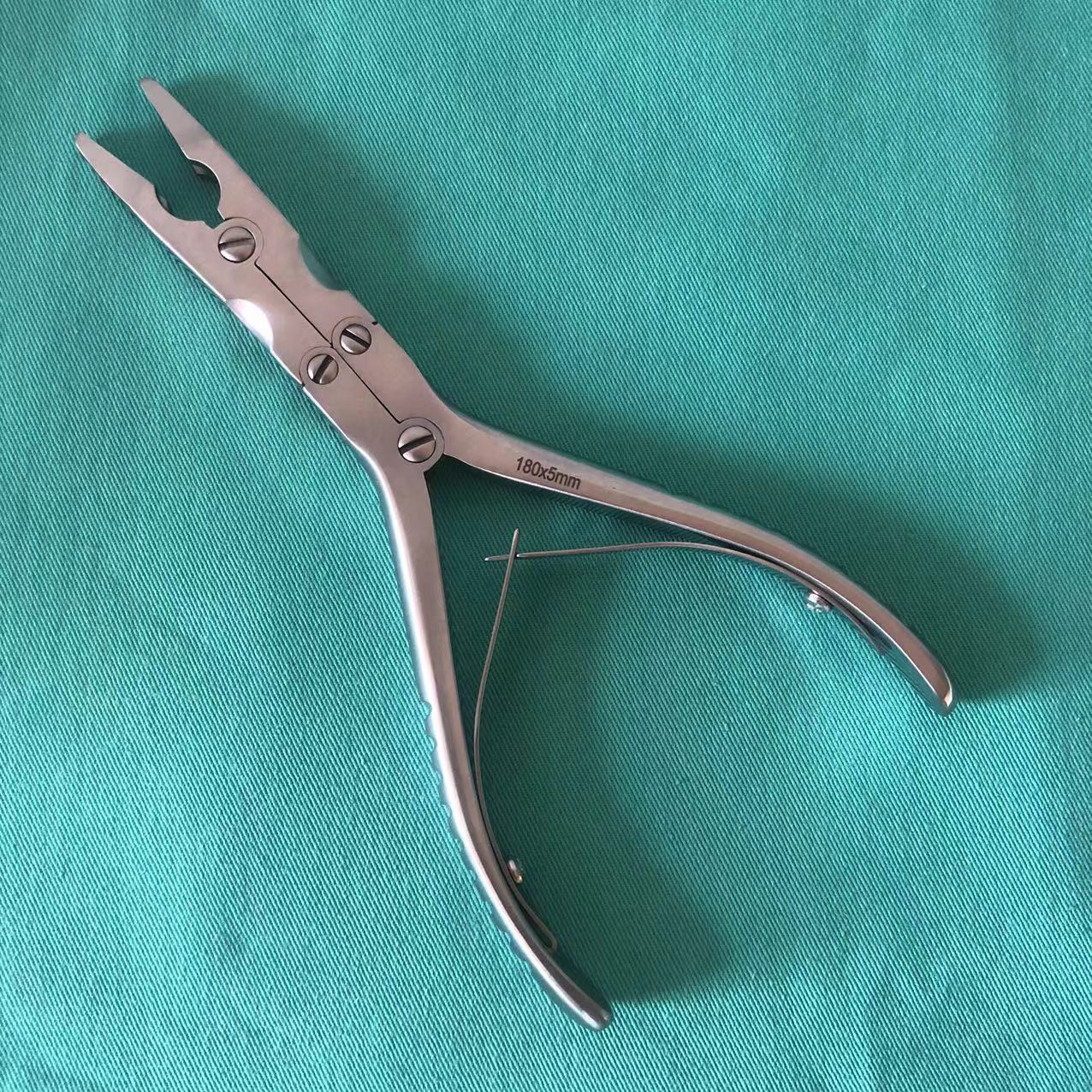 S5b6979f5fe744f56b0cb2e1970ec4f34B-1